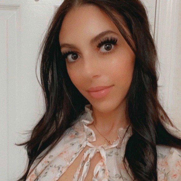 Meet your Posher, Lisa - Picture 1 of 1